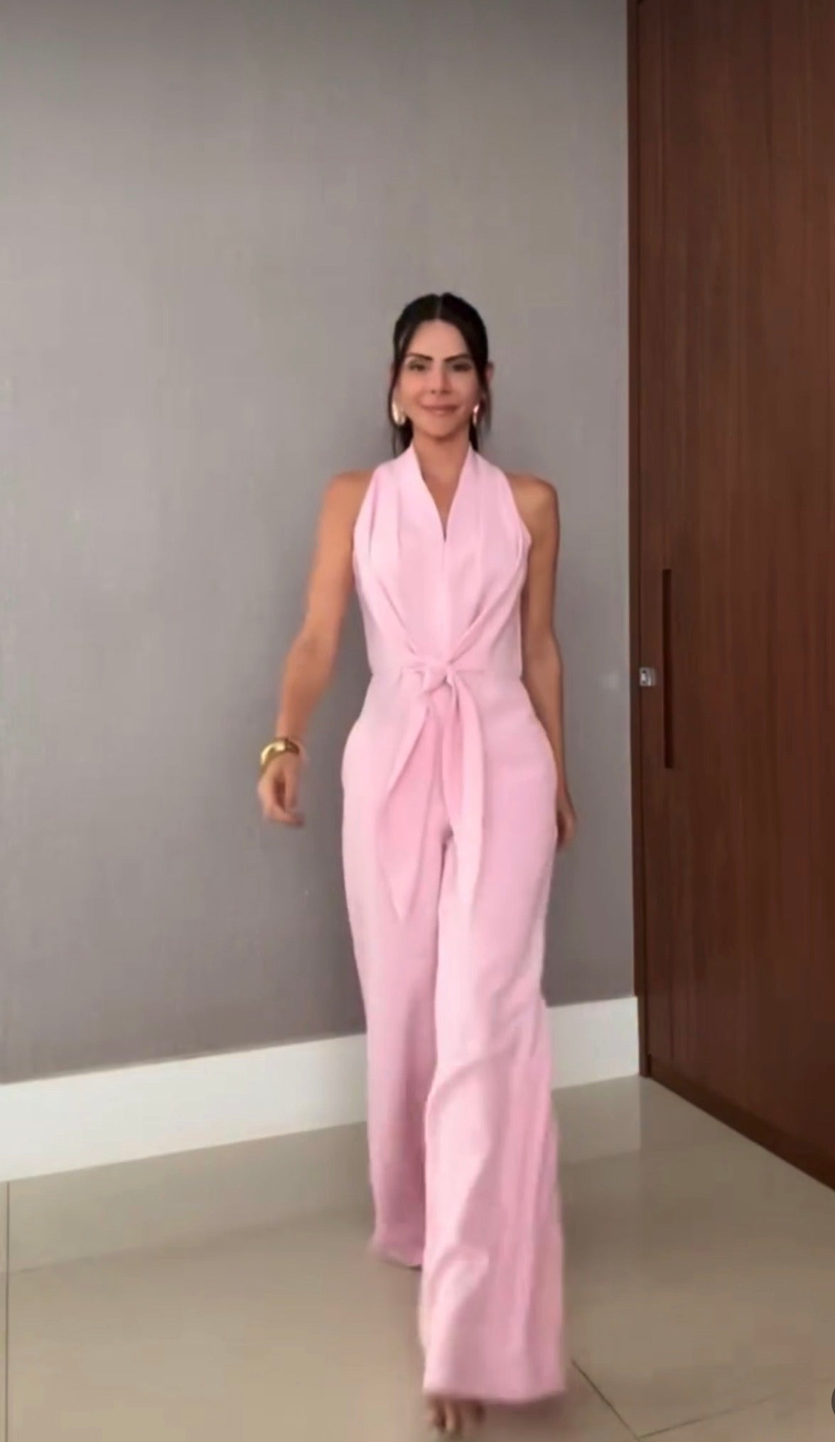 Conjunto elegante Luana con cuello americano y pantalones palazzo